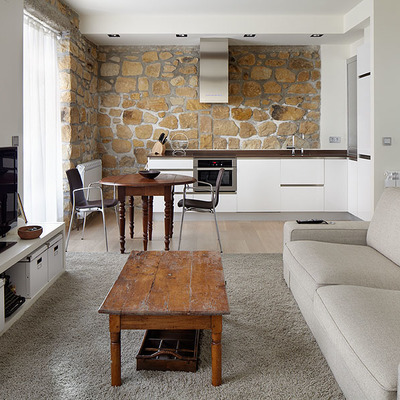 VISTA GENERAL DEL SALÓN Y COCINA