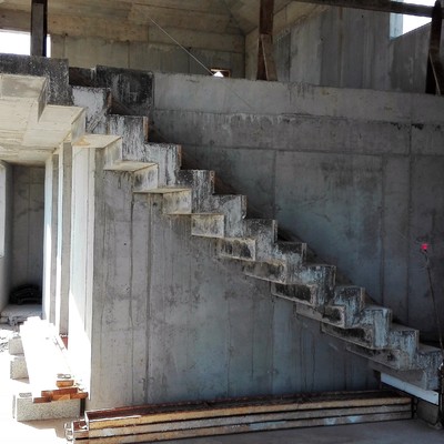 Construcción de una vivienda de nueva planta en hormigón y madera 