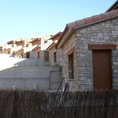 Xalets de unifamiliar de pedra a Lleida