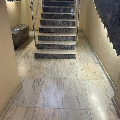 Pulido y abrillantado de suelo  de mármol