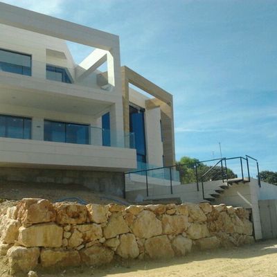 Zona posterior frente al parque natural