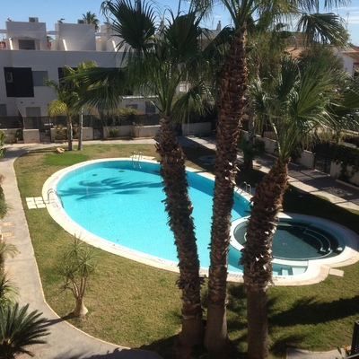 Zonas comunis y piscina.