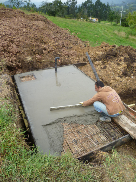 Afinado tapa pozo septico