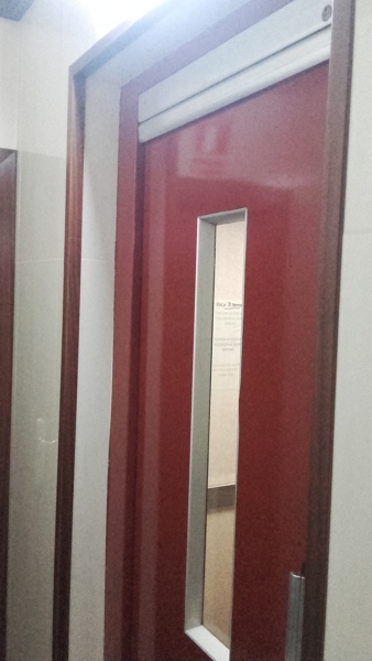 Antigua puerta exterior manual