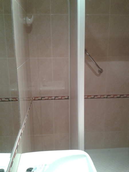 antiguo baño mal aprovechado