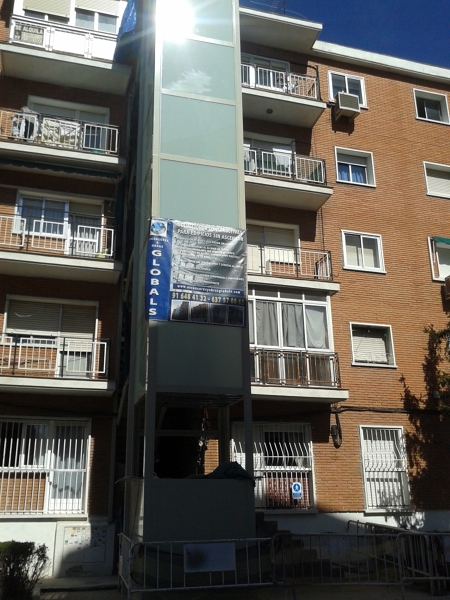 ASCENSOR PARADA EN PLANTA 