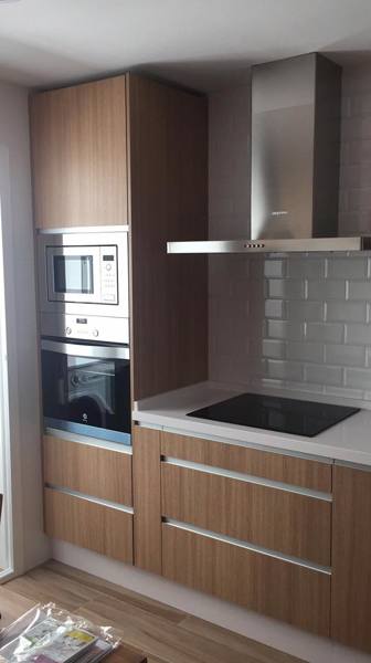Detalle columna horno+microondas.