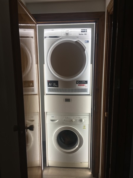 DESPENSA PARA LAVADORA Y SECADORA CON LUMINARIA LED