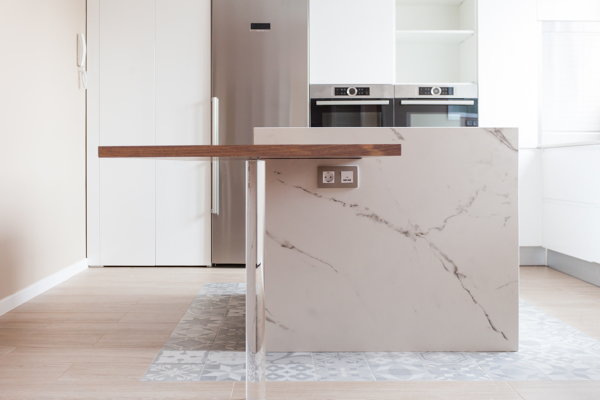 Detalle isla y encimera cocina