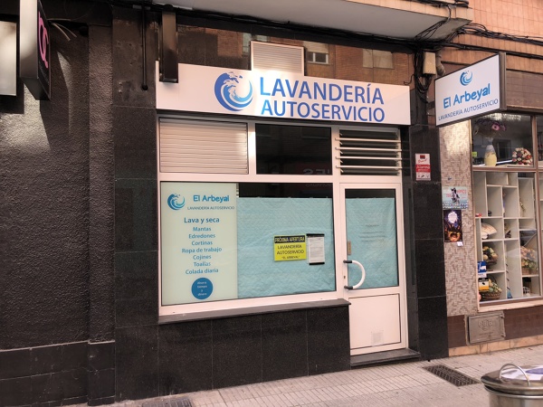 Fachada lavandería
