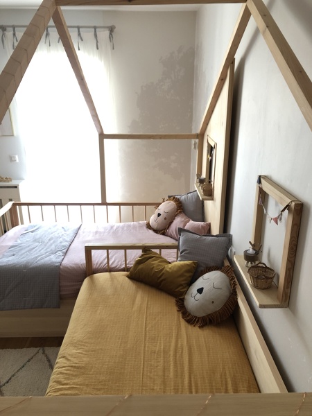 Habitación compartida con cama montessori