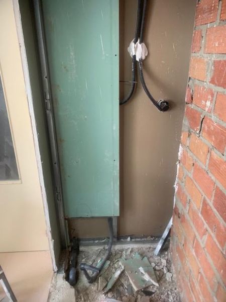 HUECO ESCALERA DESPENSA