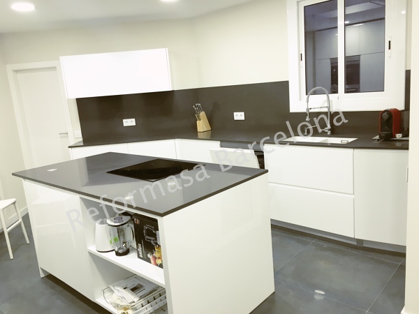 Isla con placa de induccion