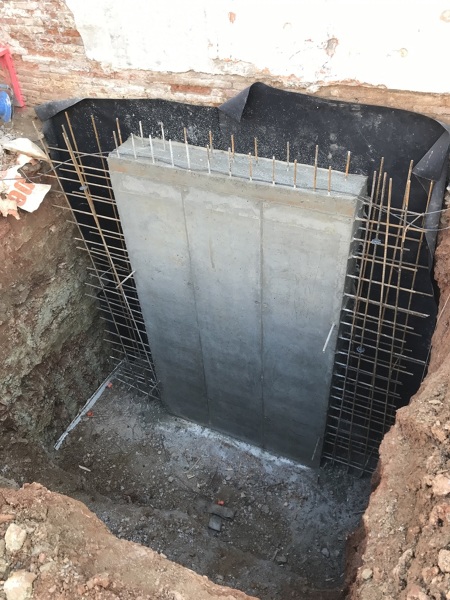 Muro de hormigón ejecutado por bataches