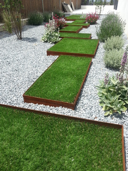 Paso de jardín en acero corten