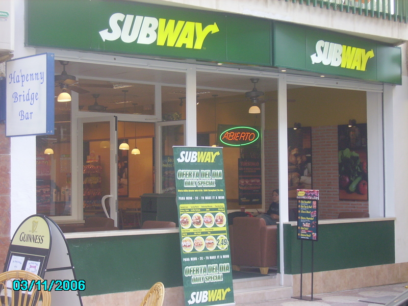 PROYECTO DE DISEÑO Y ACONDICIONAMIENTO DE LOCAL COMERCIAL PARA RESTAURANTE COMIDA RÁPIDA