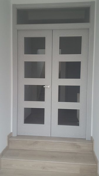 Puerta doble mas montante