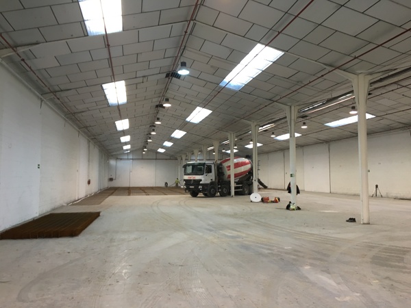 Rehabilitación pavimento nave industrial.