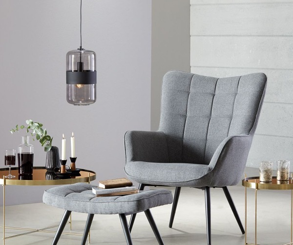 Sillón y reposapiés JYSK