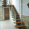 Armario abuhardillado, bajo escalera.