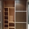 Armario empotrado interior de roble y puertas wenge