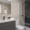 Baño de mármol con ducha