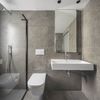 baño pequeño gris
