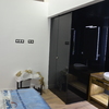 Baños integrados en dormitorio mediante cristal