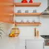 Cocina con mobiliario naranja