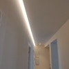 Colocación tira led pasillo