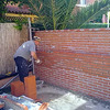 colocando ladrillo visto