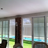 Cortina enrollable de Polyscreen 5% guiada exterior