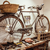 Decoración Vintage en tienda de bicicletas.