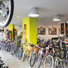 Decoración Vintage en tienda de bicicletas.