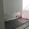 Detalle encimera y muebles altos