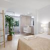 Dormitorio con baño en suite