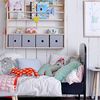 Dormitorio infantil con banderines hechos con tela