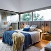 Dormitorio moderno con terraza