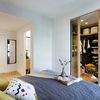 Dormitorio moderno con vestidor