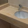 Encimera de baño en mármol travertino romano