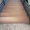 ESCALERA CON PARQUET FLOTANTE Y SUELO CON VINILO