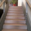 ESCALERA CON PARQUET FLOTANTE Y SUELO CON VINILO