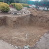 Excavación del agujero de la piscina.