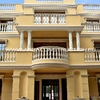 Fachada principal, casa de lujo. Castelldefels, Barcelona