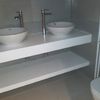 Instalacion con doble lavabo y doble encimera.