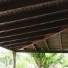 Pérgola con techo de madera
