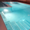 Piscina con iluminación leds.