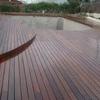 PIscina con madera