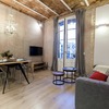 Salón de estilo tradicional con detalles nórdicos