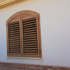 Ventana de PVC con mallorquinas